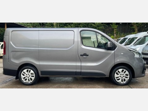 Renault Trafic 1.6 dCi 27 Sport SWB Standard Roof Euro 5 5dr 8