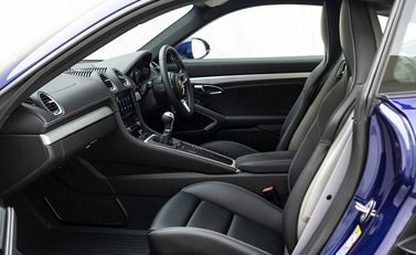 Porsche 718 Cayman GTS 4.0 12