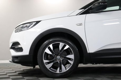 Vauxhall Grandland X SRI NAV 27