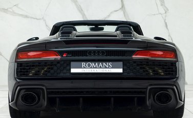 Audi R8 Spyder V10 Performance Carbon Black 6