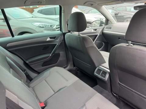 Volkswagen Golf MATCH TDI DSG 54