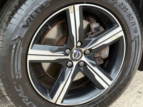 Volvo XC60 2.4 XC60 R-Design Luxury Nav D4 AWD Auto 4WD 5dr 11