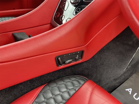 Aston Martin Vanquish V12 77