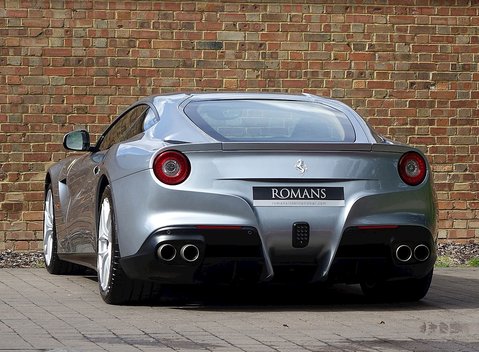 Ferrari F12 Berlinetta 11