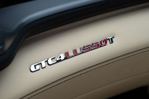 Ferrari GTC4 Lusso T 21