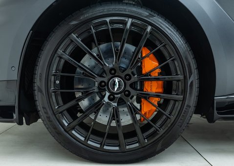 Aston Martin DBX 707 