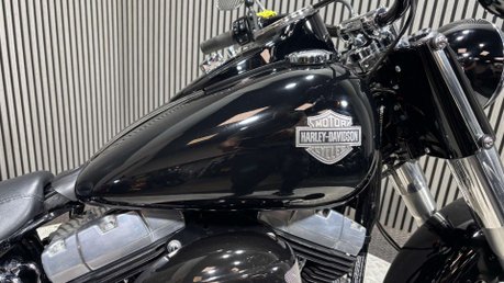 Harley-Davidson Softail 1690 FLS SLIM 2016 ONLY 9K 1 GENUINE OWNER STUNNING CRUISER 37