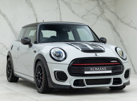 Mini Hatch John Cooper Works Challenge 1