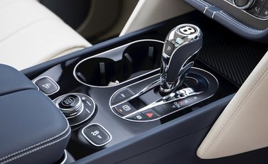 Bentley Bentayga V8 21