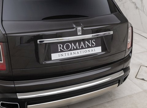 Rolls-Royce Cullinan 27