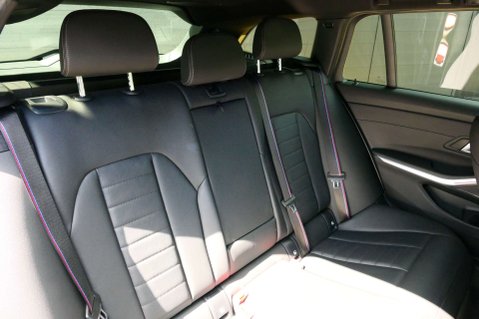 BMW 3 Series 2.0 320i M Sport Auto 5dr 30
