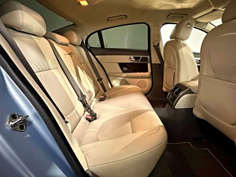 Jaguar XF V6 PORTFOLIO 24