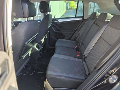Volkswagen Tiguan 2.0 TDI SE Navigation SUV 5dr Diesel DSG Euro 6 (s/s) (150 ps) 17