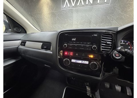 Mitsubishi Outlander 2.2 DI-D 3 SUV 5dr Diesel Manual 4WD Euro 6 (s/s) (147 ps) 57