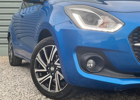 Suzuki Swift SZ5 DUALJET MHEV 2