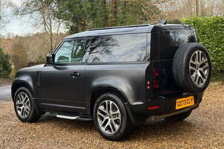Land Rover Defender XS EDITION 9