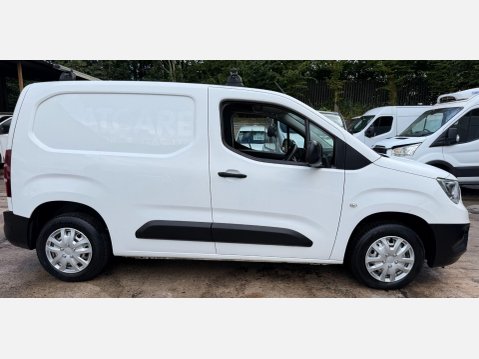 Vauxhall Combo 1.5 Turbo D 2000 Dynamic Panel Van 4dr Diesel Manual L1 H1 Euro 6 (100 ps) 7