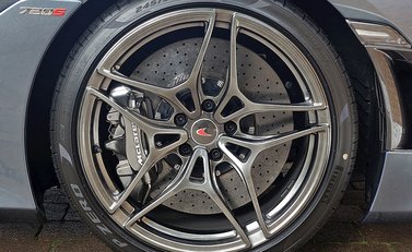 McLaren 720S Luxury 22
