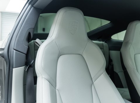 Porsche 911 Carrera S (992) 12