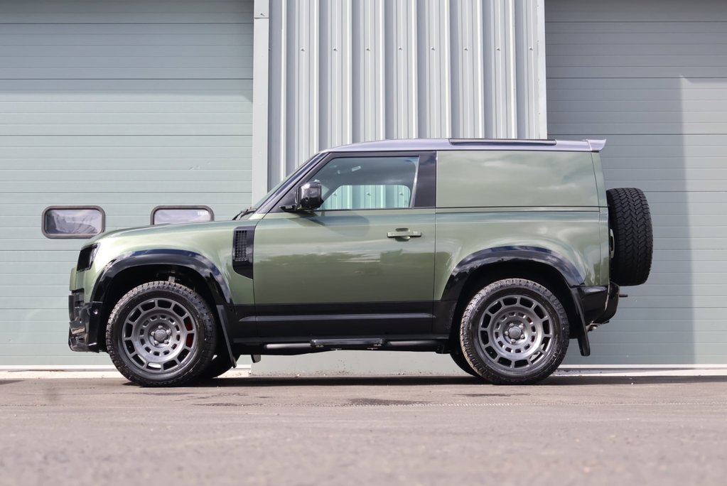 Land Rover Defender 90 BRAND NEW HARD TOP X-DYNAMIC SE STYLED BY SEEKER  4
