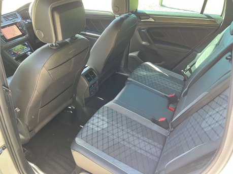 Volkswagen Tiguan 1.5 Tiguan R-Line TSi Semi-Auto 5dr 45