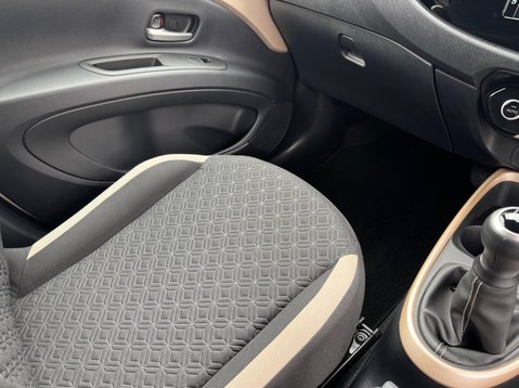 Toyota Aygo X VVT-I EDGE 43