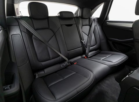 Porsche Macan S 12