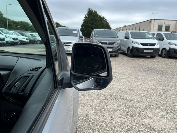 Ford Transit Connect SWB L1H1 Low Roof Limited Air Con Alloys Sensors EURO 6 NO VAT 17