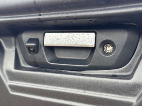 Nissan Navara 2.3 Navara Tekna dCi 4WD 5dr 44