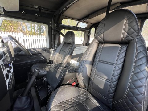 Land Rover Defender 90 TD 32