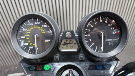 Yamaha XJR1300 RACER 2015 13K MOT MARCH 2027 WARRANTY MUSCLE BIKE 26