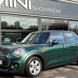 Mini Hatch Cooper 1.5 5 door + VISUAL BOOST + HEATED SEATS + REAR PDC