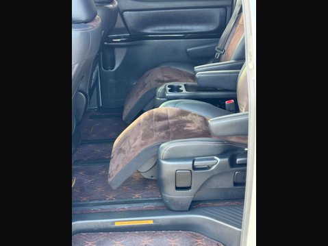 Toyota Alphard V6 4WD TOWBAR 69