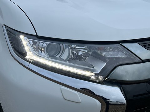 Mitsubishi Outlander PHEV DYNAMIC 17