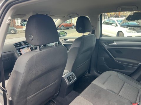 Volkswagen Golf 1.0 TSI BlueMotion Tech SE Nav DSG Euro 6 (s/s) 5dr 25