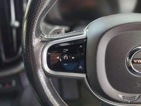 Volvo XC60 2.0 D5 PowerPulse R-Design Auto AWD Euro 6 (s/s) 5dr 63