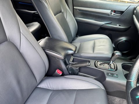 Toyota Hilux INVINCIBLE X 4WD D-4D DCB 21