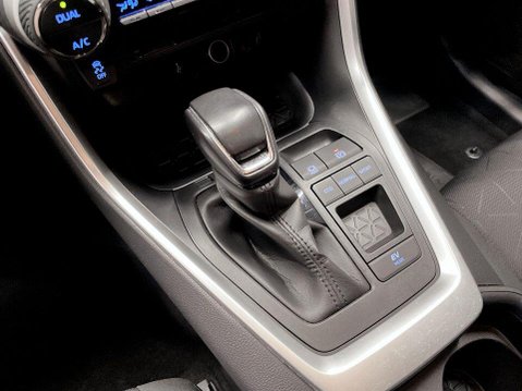 Toyota Rav4 2.5 VVT-h GPF Design SUV 5dr Petrol Hybrid CVT Euro 6 (s/s) (218 ps) Air Co 17