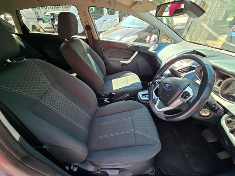 Ford Fiesta TITANIUM 10