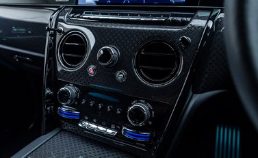 Rolls-Royce Cullinan Series II Black Badge 25
