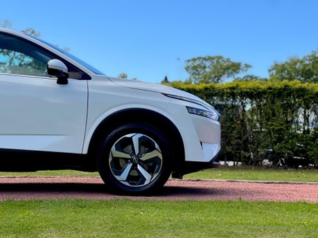 Nissan Qashqai DIG-T N-CONNECTA MHEV 20