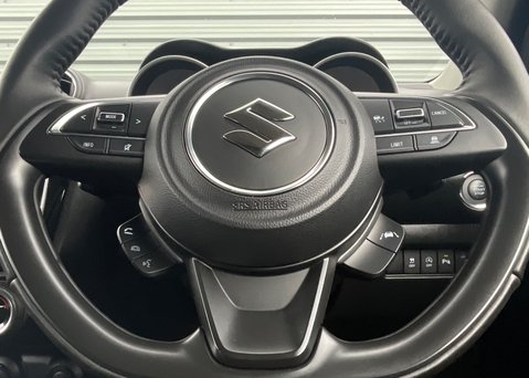 Suzuki Swift SZ5 DUALJET MHEV 24