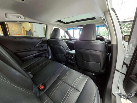 Lexus Es 2.5 300h Takumi E-CVT Euro 6 (s/s) 4dr 69