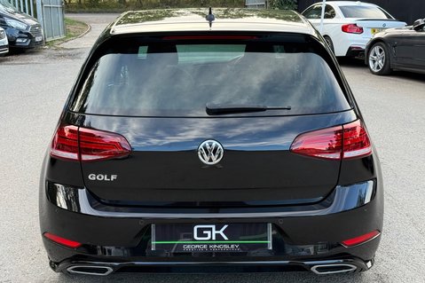 Volkswagen Golf R-LINE EDITION TSI EVO DSG 4