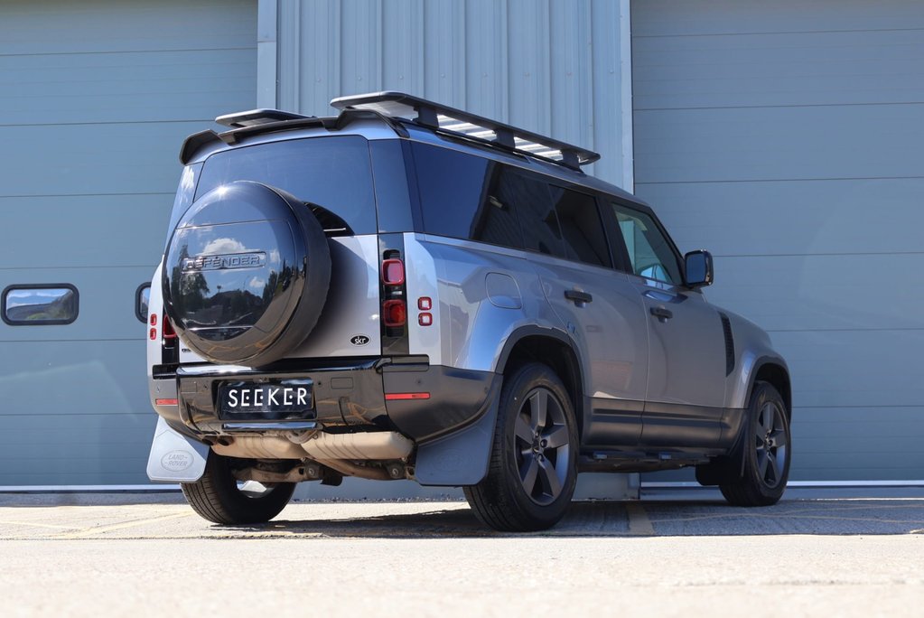 Land Rover Defender 110 HARD TOP MHEV expedition model ask about rear seat conversion 11