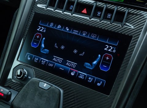 Lamborghini Urus PERFORMANTE 25