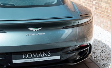 Aston Martin DB11 V8 21