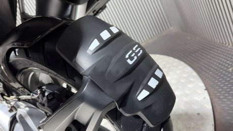 BMW R1200GS LC 2013 LOTS OF EXTRAS FULL LUGGAGE ONLY 36K SERVICED 49