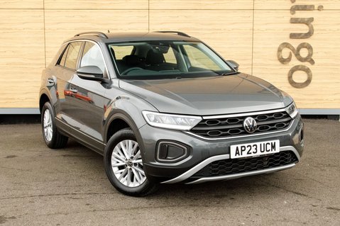 Volkswagen T-Roc LIFE TSI 1