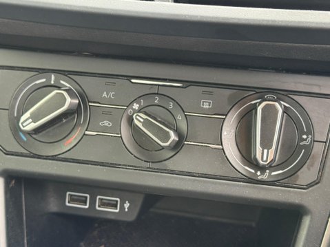 Volkswagen Polo 1.0 EVO SE Euro 6 (s/s) 5dr 19